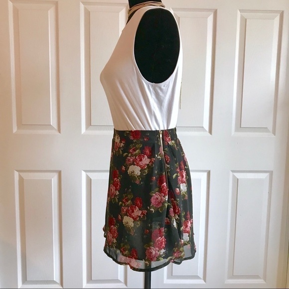 Tobi Black Floral A-line Mini Circle Skirt - Picture 3 of 8